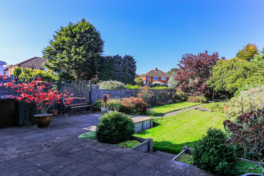 3bedroom semidetached house for sale in Leafield Road, Solihull