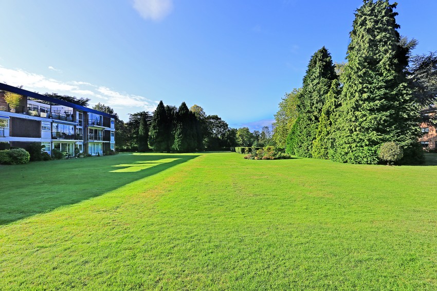 3bedroom apartment for sale in Longdon Croft, Warwick Road, Knowle