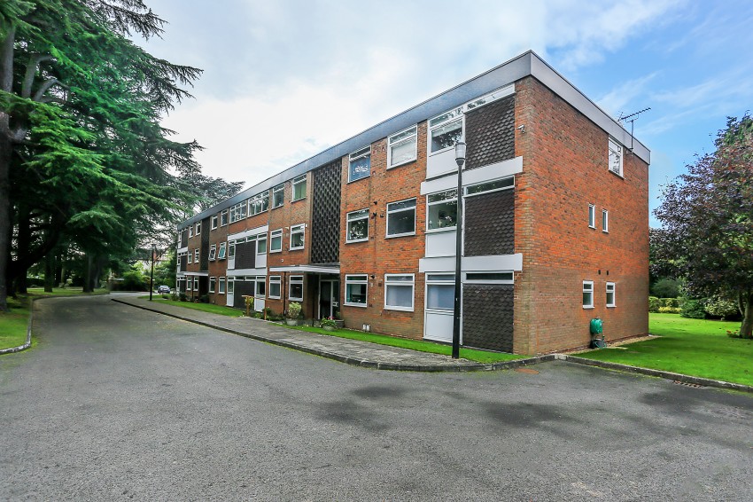 3bedroom apartment for sale in Longdon Croft, Warwick Road, Knowle