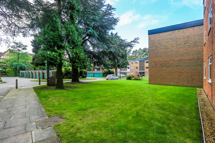 3bedroom apartment for sale in Longdon Croft, Warwick Road, Knowle