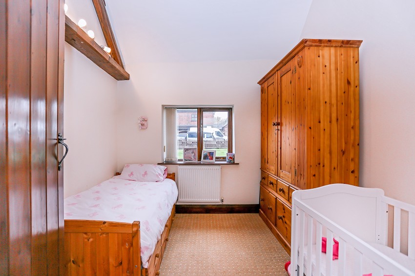 2bedroom barn conversion for sale in Moat Farm, Hospital Lane, Bedworth