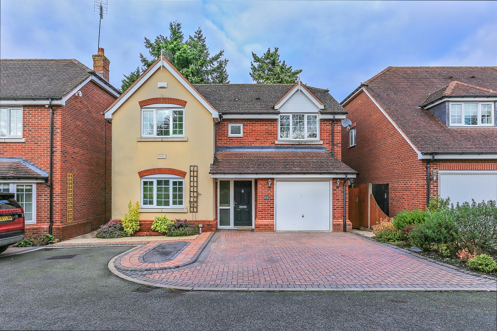 4bedroom detached house for sale in Kenilworth Road, Balsall Common