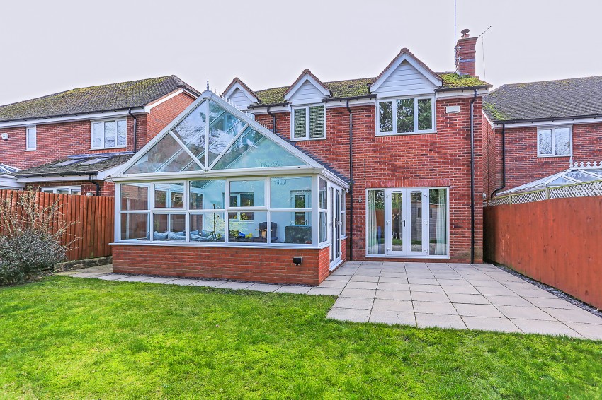 4bedroom detached house for sale in Kenilworth Road, Balsall Common