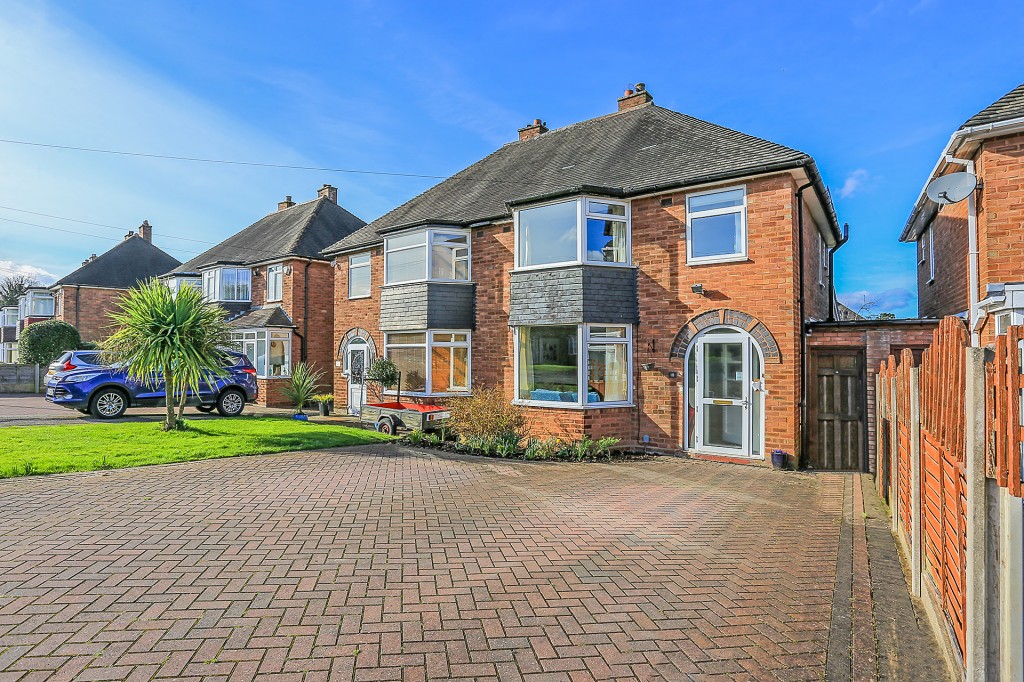 3bedroom semidetached house for sale in Baddesley Road, Solihull