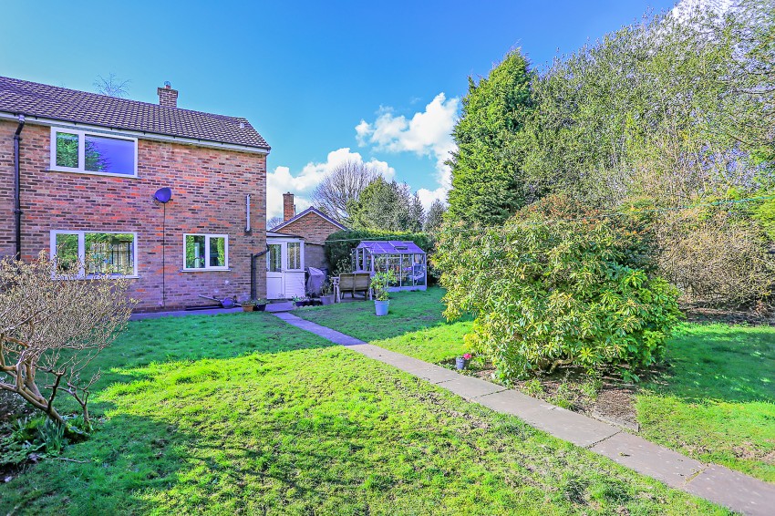 3bedroom town house for sale in Caldwell Grove, Solihull