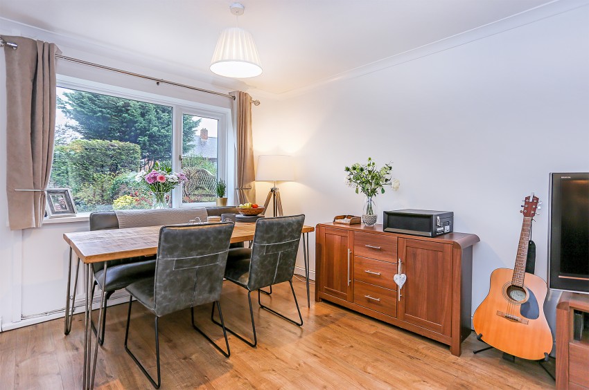 3bedroom town house for sale in Caldwell Grove, Solihull