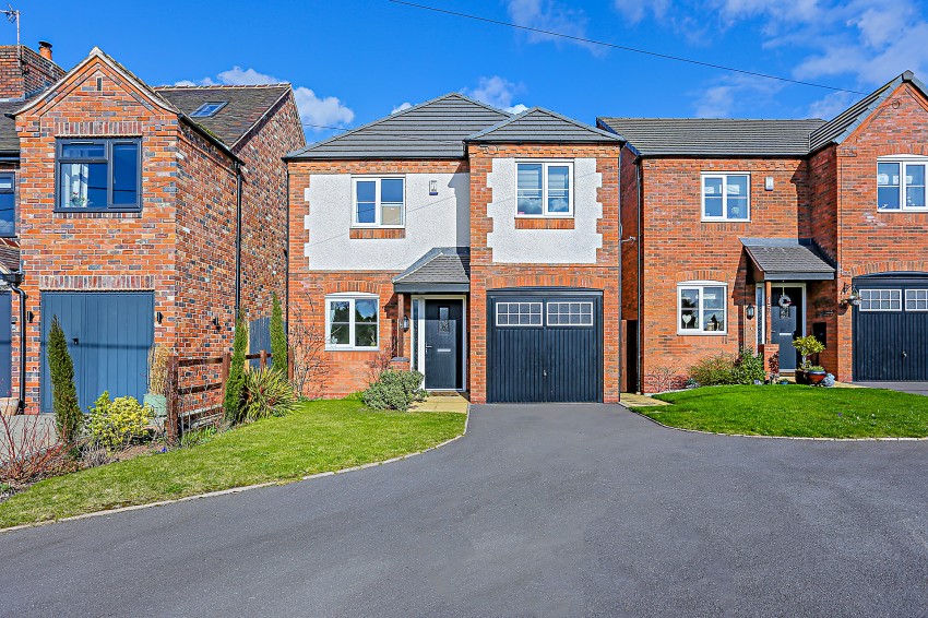 4bedroom detached house for sale in Tamworth Road, Wood End, Atherstone