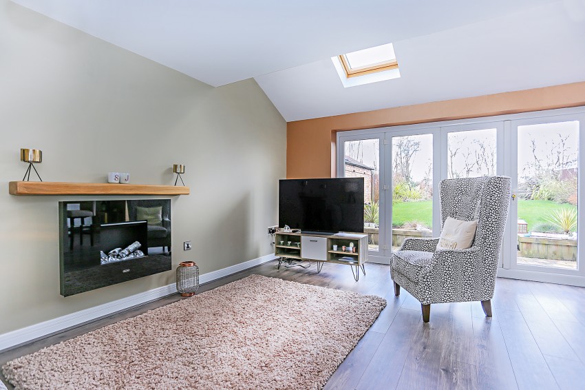 4bedroom detached house for sale in Tamworth Road, Wood End, Atherstone