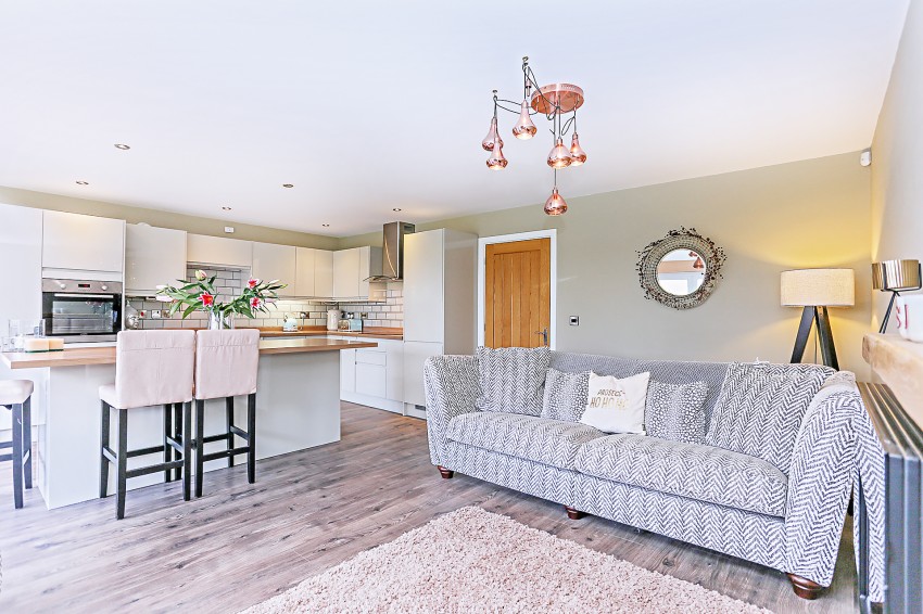 4bedroom detached house for sale in Tamworth Road, Wood End, Atherstone