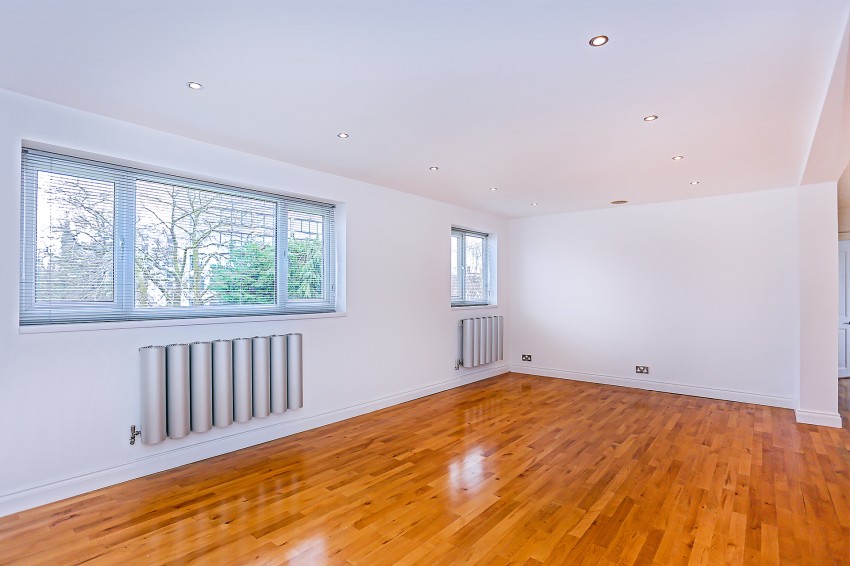 2bedroom apartment for sale in Touchwood Hall Close, Solihull