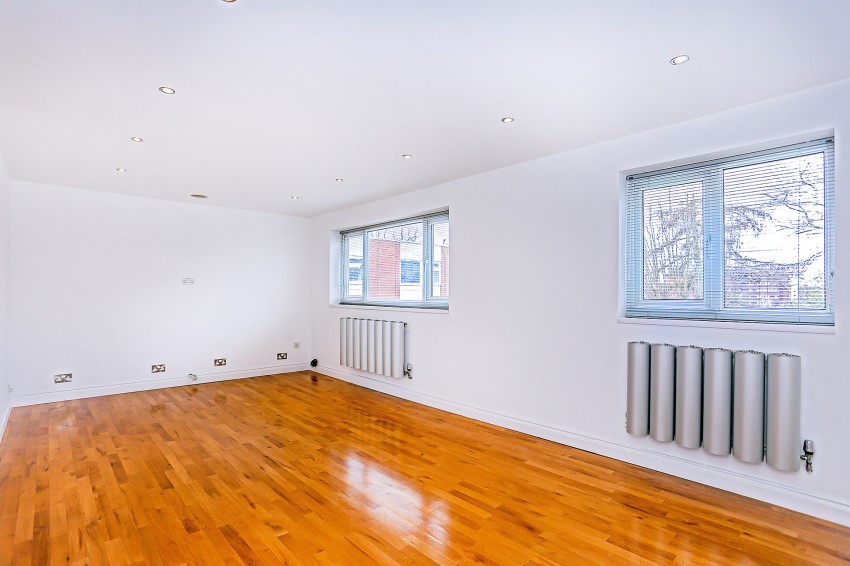 2bedroom apartment for sale in Touchwood Hall Close, Solihull