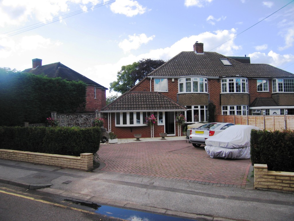 3bedroom semidetached house for sale in Seven Star Road, Solihull