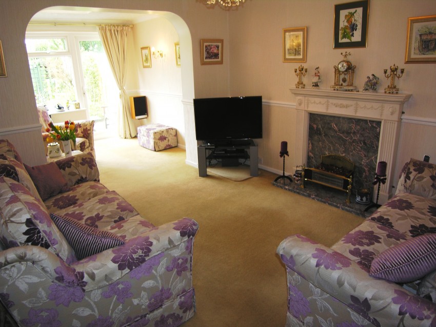 3bedroom semidetached house for sale in Seven Star Road, Solihull