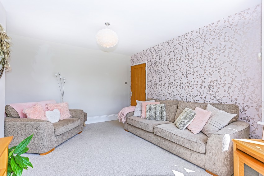 3bedroom semidetached house for sale in Clinton Lane, Kenilworth