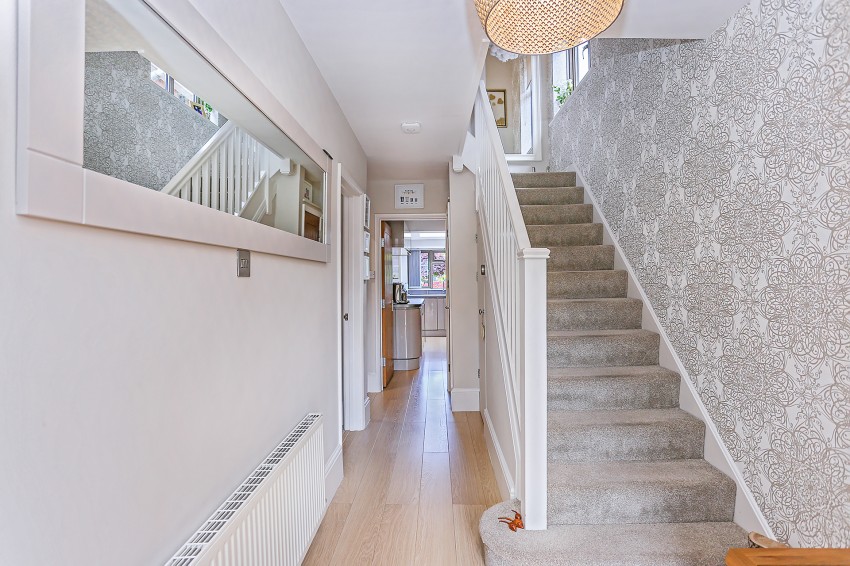 3bedroom semidetached house for sale in Clinton Lane, Kenilworth