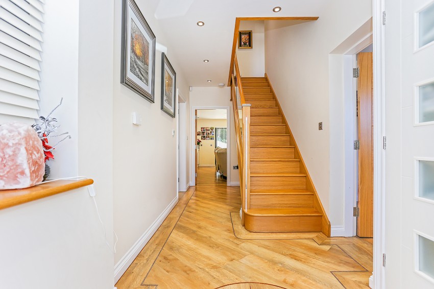 5bedroom detached house for sale in Hobs Moat Road, Solihull