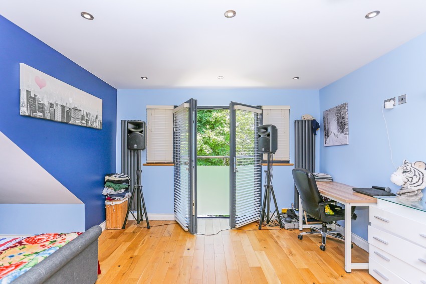 5bedroom detached house for sale in Hobs Moat Road, Solihull