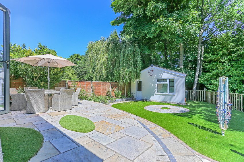 5bedroom detached house for sale in Hobs Moat Road, Solihull