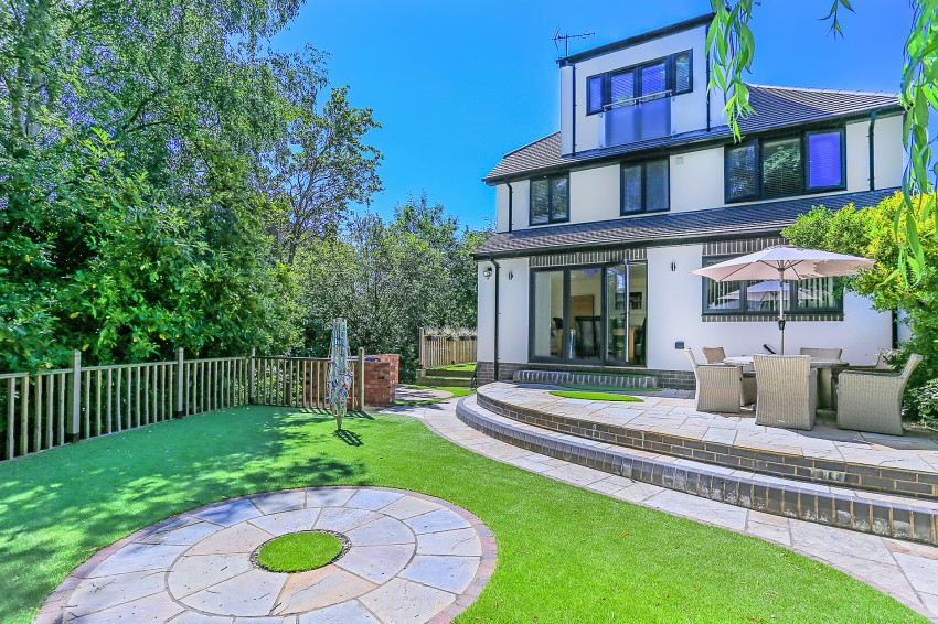 5bedroom detached house for sale in Hobs Moat Road, Solihull