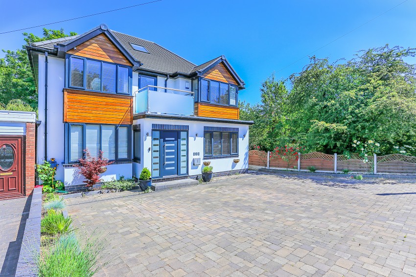 5bedroom detached house for sale in Hobs Moat Road, Solihull