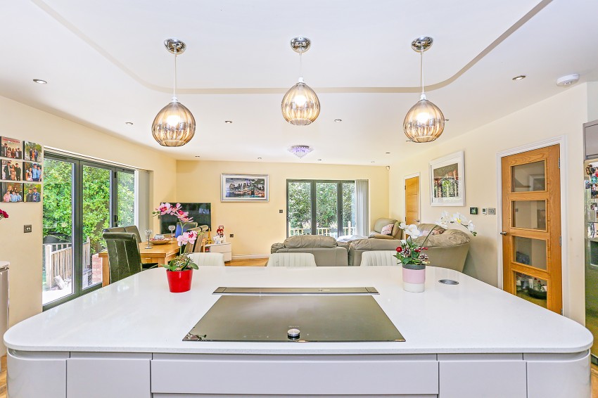 5bedroom detached house for sale in Hobs Moat Road, Solihull