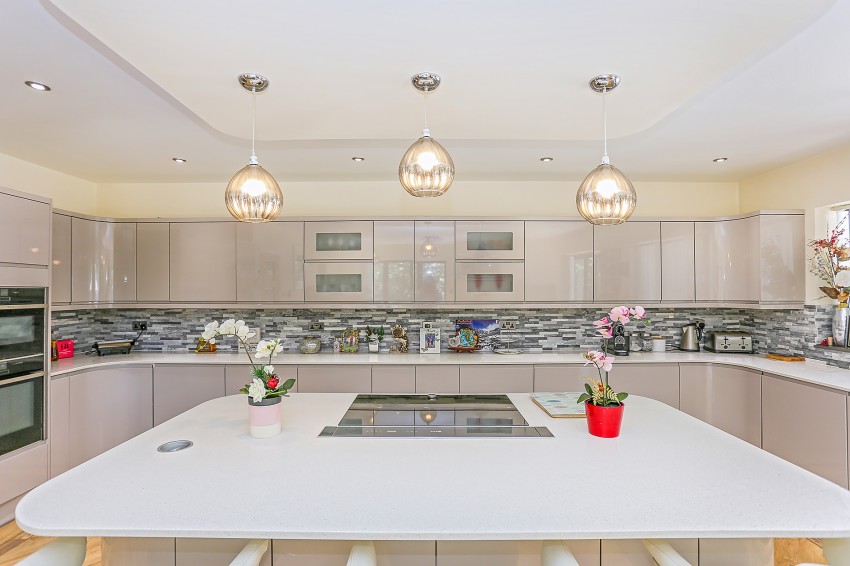 5bedroom detached house for sale in Hobs Moat Road, Solihull