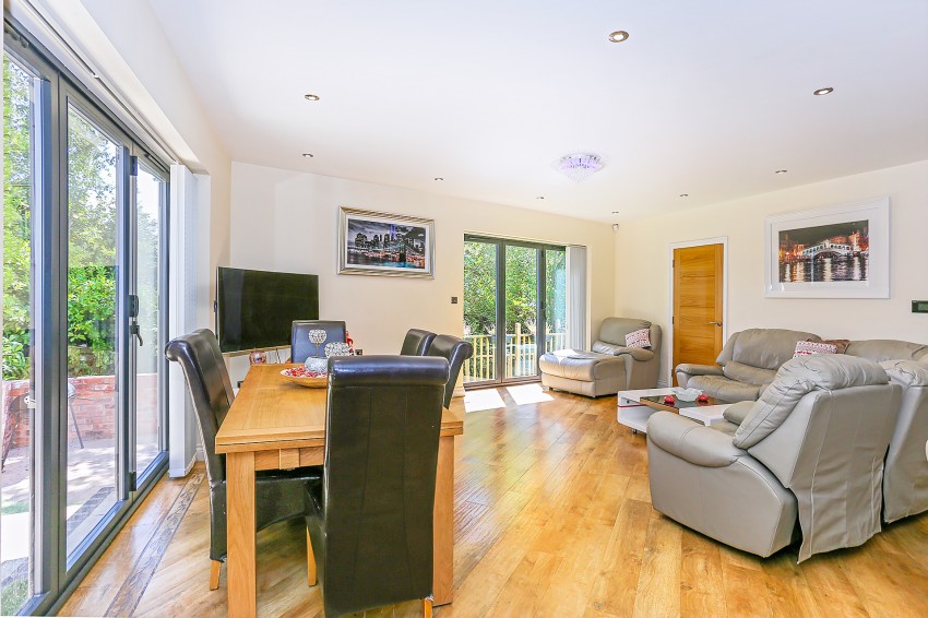 5bedroom detached house for sale in Hobs Moat Road, Solihull