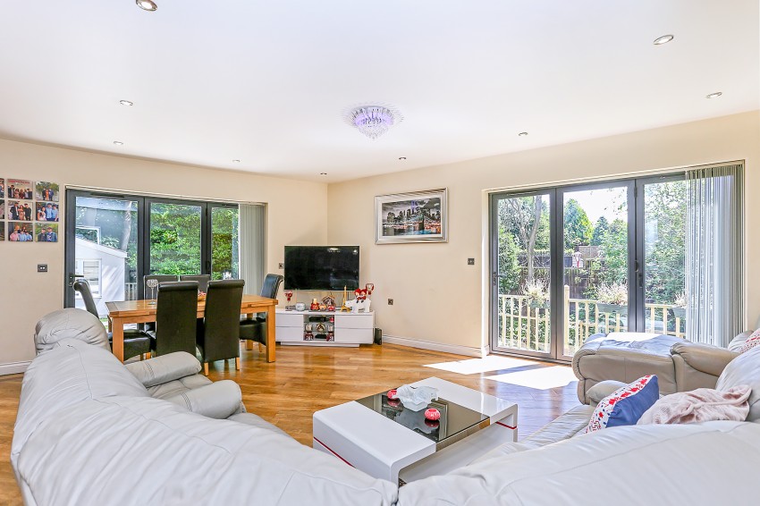 5bedroom detached house for sale in Hobs Moat Road, Solihull