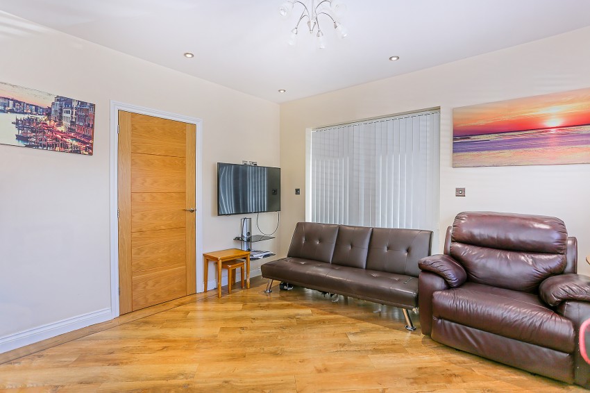 5bedroom detached house for sale in Hobs Moat Road, Solihull