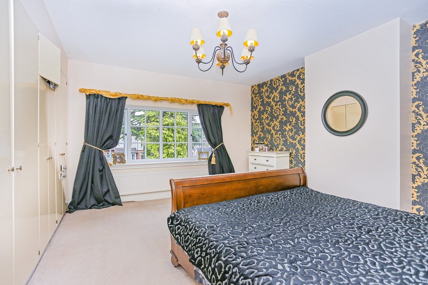 4bedroom semidetached house for sale in Broad Oaks Road, Solihull