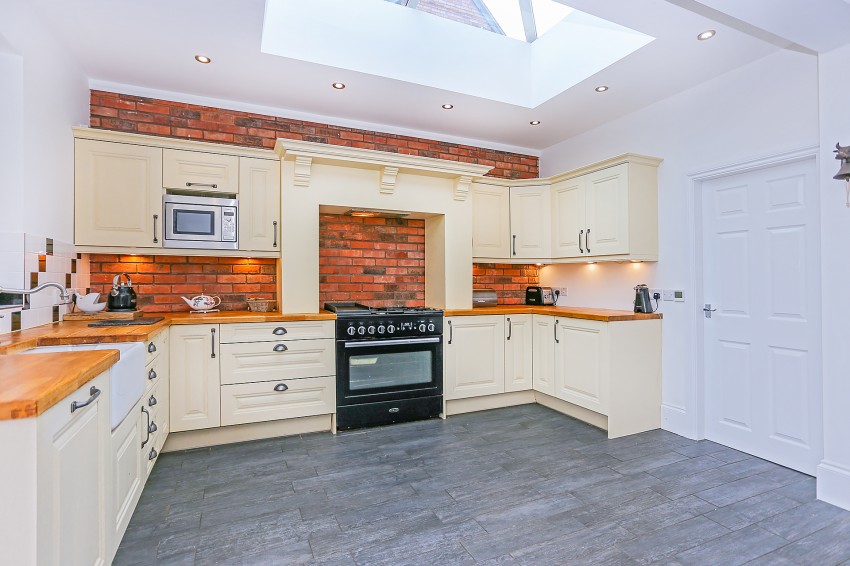 4bedroom semidetached house for sale in Broad Oaks Road, Solihull
