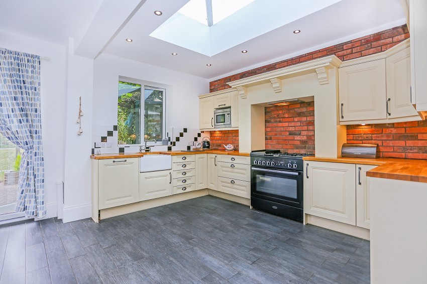 4bedroom semidetached house for sale in Broad Oaks Road, Solihull