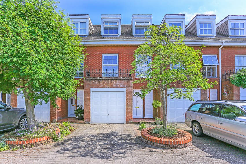 4bedroom mews for sale in John Nash Square, Kenilworth
