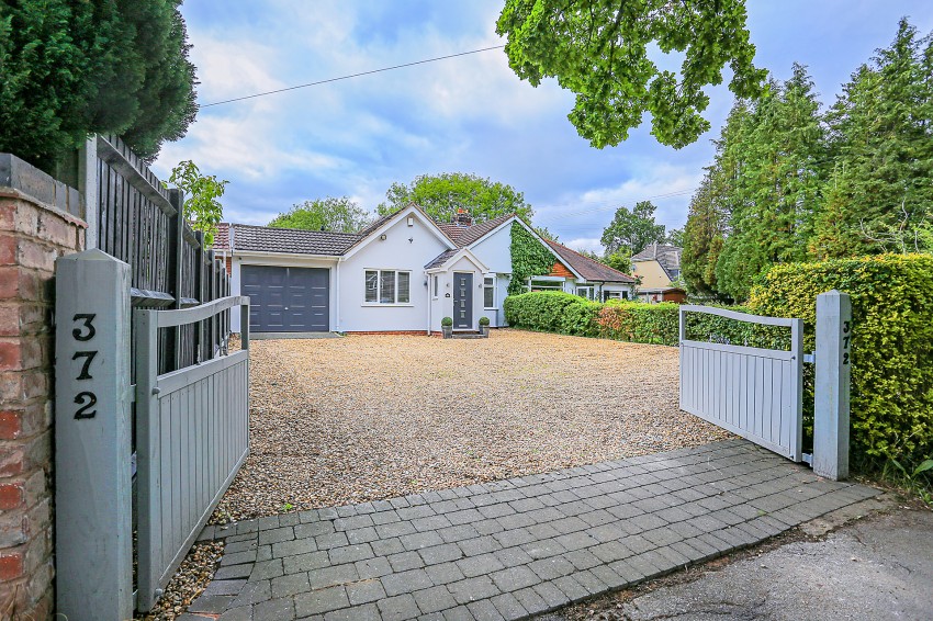 3bedroom bungalow for sale in Tilehouse Lane, Tidbury Green, Solihull