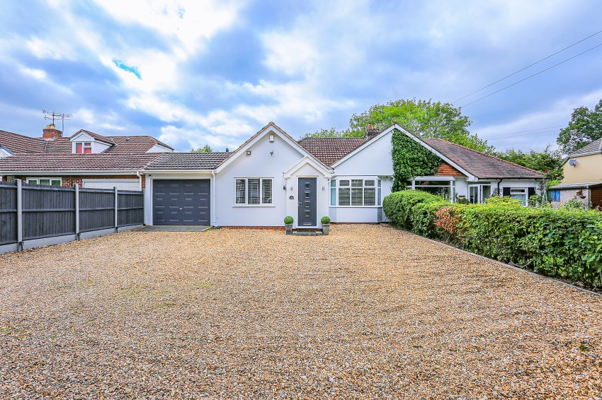3bedroom bungalow for sale in Tilehouse Lane, Tidbury Green, Solihull