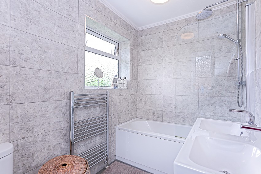 3bedroom detached house for sale in Willow Road, Solihull