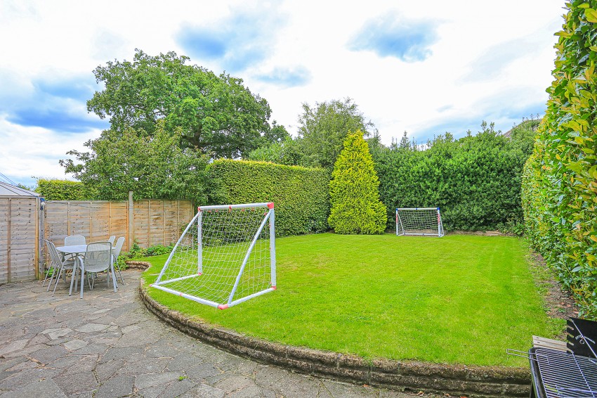 3bedroom detached house for sale in Willow Road, Solihull