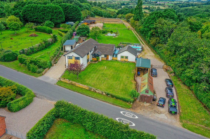 5bedroom detached house for sale in Low Road, Church Lench, Evesham