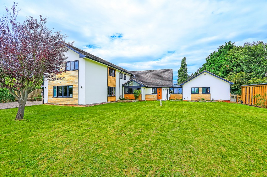 5bedroom detached house for sale in Low Road, Church Lench, Evesham