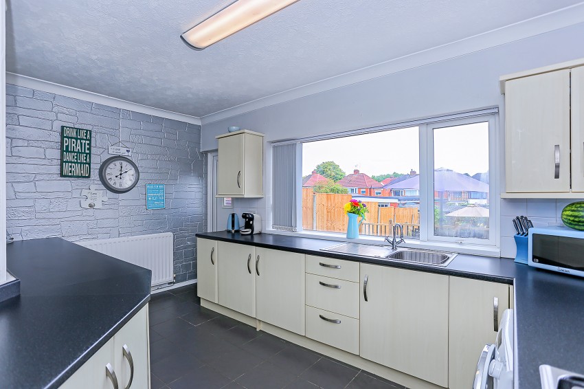 3bedroom semidetached house for sale in Aldershaw Road, Birmingham