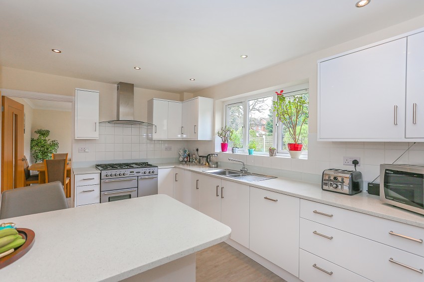 5bedroom detached house for sale in Monastery Drive, Solihull