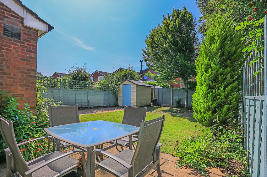 3bedroom detached house for sale in Debden Close, Dorridge, Solihull