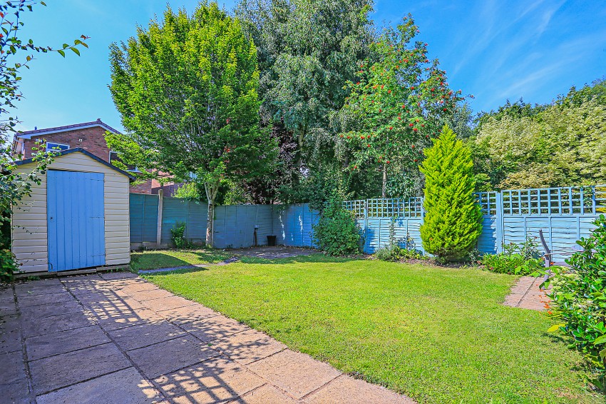 3bedroom detached house for sale in Debden Close, Dorridge, Solihull