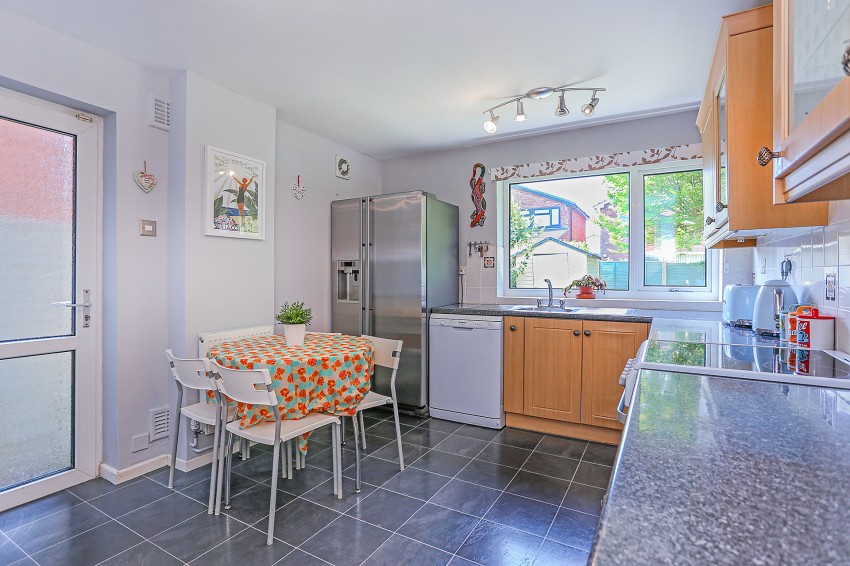 3bedroom detached house for sale in Debden Close, Dorridge, Solihull