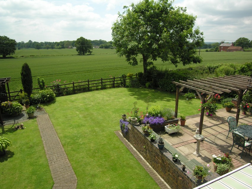 4bedroom detached house for sale in Back Lane, Meriden