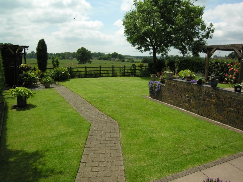 4bedroom detached house for sale in Back Lane, Meriden