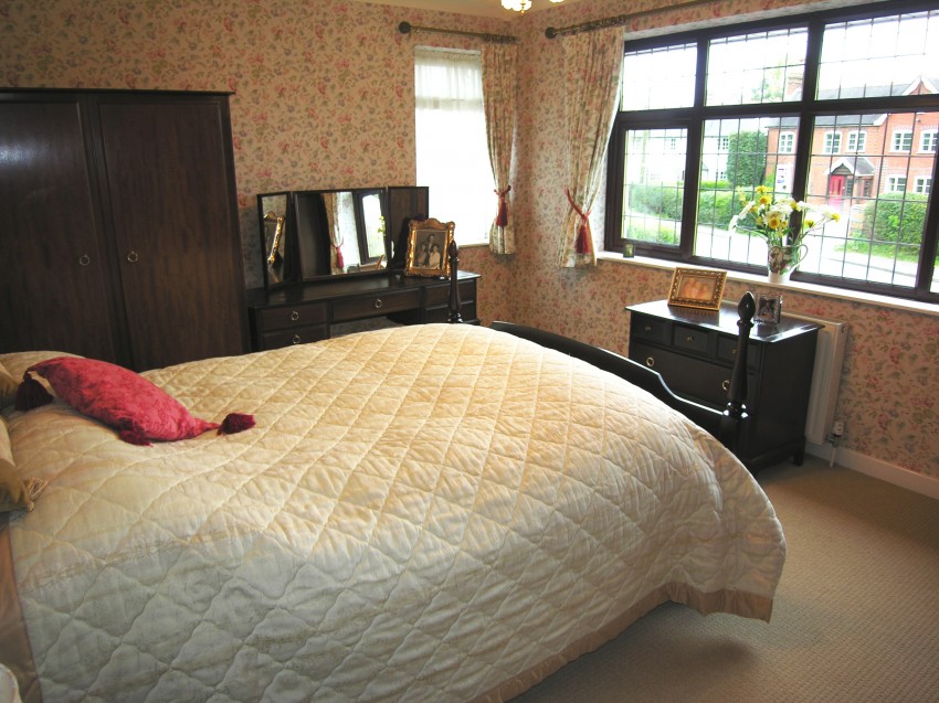 4bedroom detached house for sale in Back Lane, Meriden