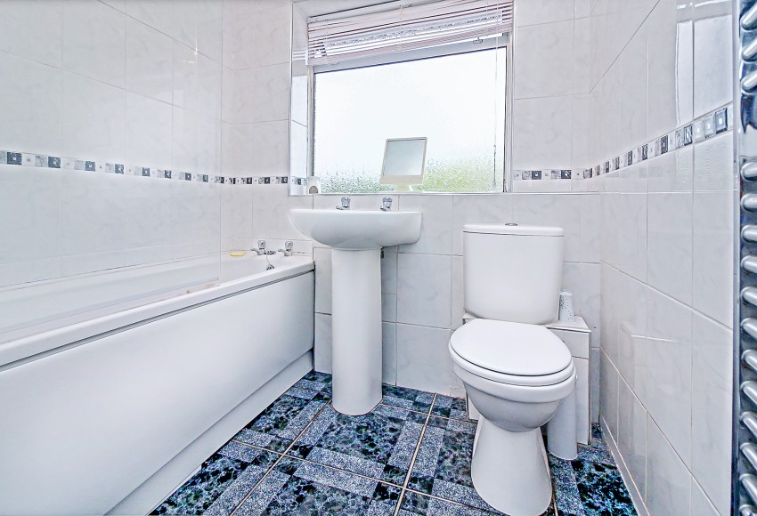 4bedroom semidetached house for sale in Hargrave Road, Shirley, Solihull