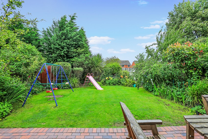 4bedroom semidetached house for sale in Hargrave Road, Shirley, Solihull