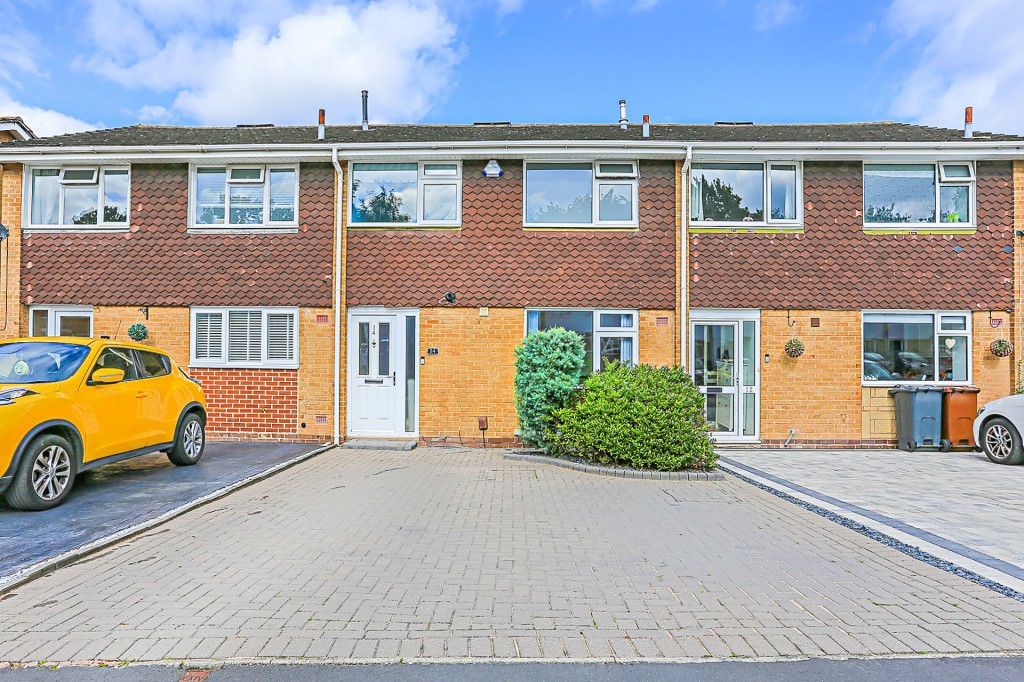 3bedroom town house for sale in Draycote Close, Solihull